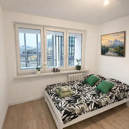 Chmielna Apartment